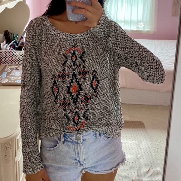 Francesca's Collections Sweaters - *4/$24* Grey Lightweight Knit Sweater